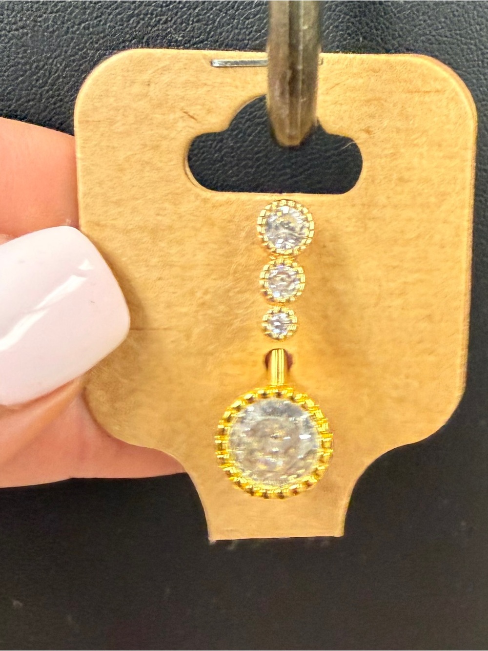 🍀3/$30 Gold-Tone Clear Crystal Drop Belly Button Ring - Picture 2 of 3